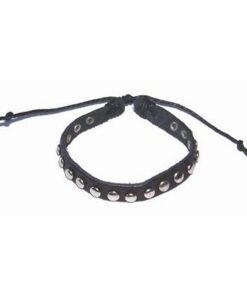 Bratara din piele neagra, cu capse, lucrata manual Bratara din piele neagra, cu capse, lucrata manual