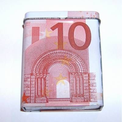 Recipient din metal cu bancnota - 10 Euro