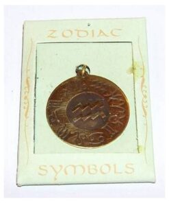 Talisman din alama pe siret din piele - VARSATOR