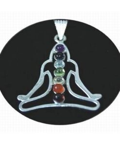 Buddha din alama, argintat, cu cristalele celor 7 chakre Buddha din alama, argintat, cu cristalele celor 7 chakre