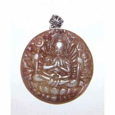 Pandantiv din jad cu Buddha tamaduitorul pe lotus .