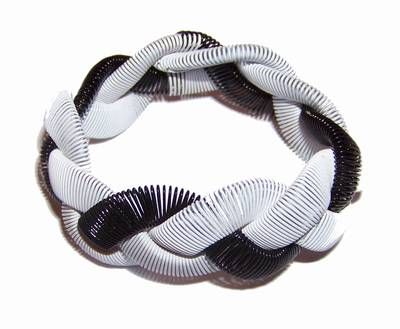 Bratara din metal spiralat - alb si negru